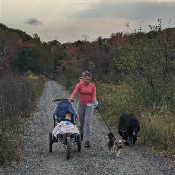 Meet your Posher, Stephanie - Picture 2 of 2